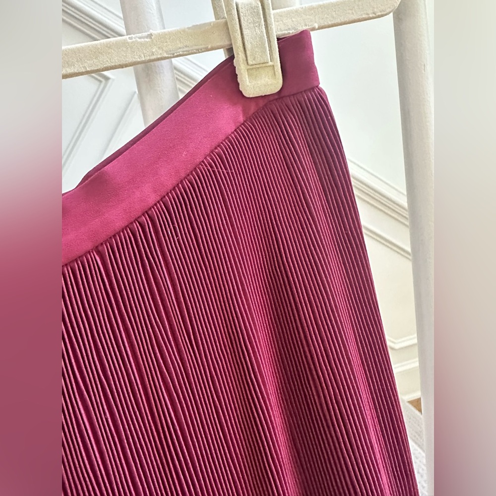 J. Crew Burgundy Pleated Midi Skirt - size 6P - Picture 5 of 9